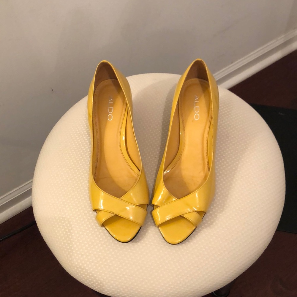 Aldo crisscross peep toe wedge heel
